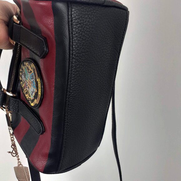 Harry Potter Gryffindor Handbag Maroon Black Striped. Hogwarts Crest Crossbody - Picture 11 of 13